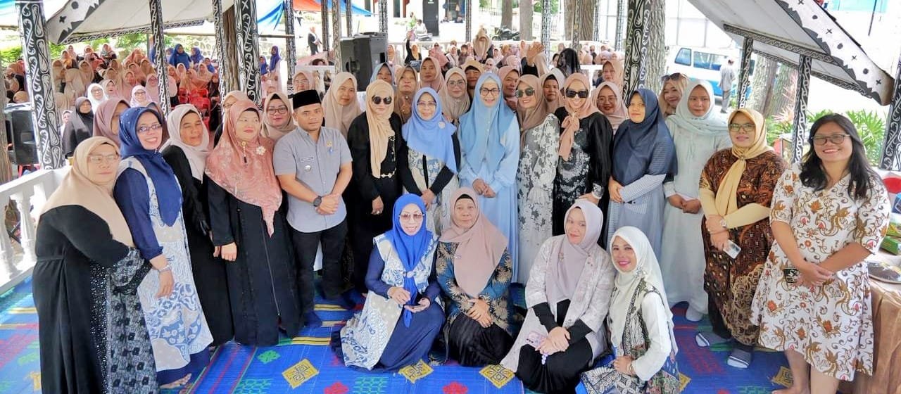 Sinergi PKK dan BKMT Menggema dari Parapat: Pengajian Akbar Perkuat Spirit Keluarga Tangguh di Simalungun
