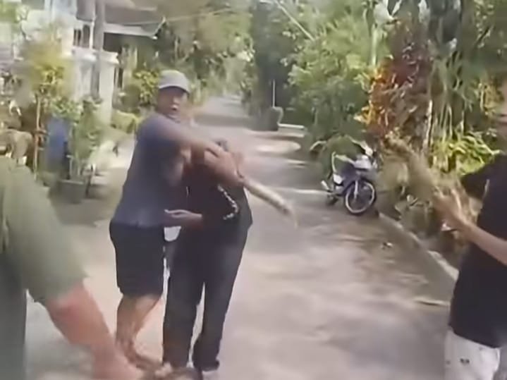 Siang Bolong Bawa Celurit! 5 Remaja Asal Magelang Ditangkap Warga di Sleman, Sempat Tantang dan Pukul Korban