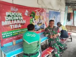 Babinsa Pekiringan Jalin Silaturahmi dengan Pengemudi Ojol, Bahas Kamtibmas Wilayah