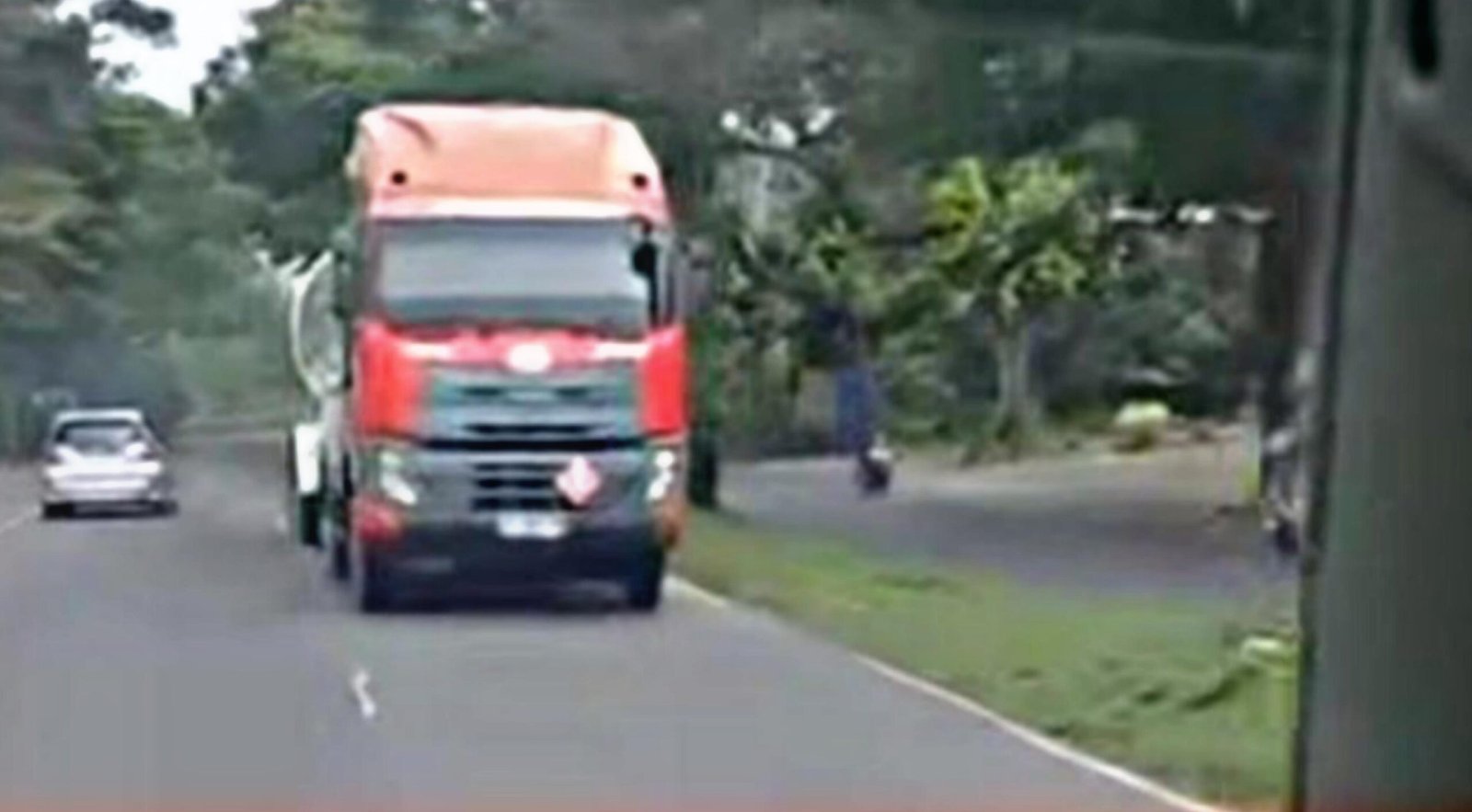 Truk Tangki Gas Lawan Arus di Magelang Viral, Pertamina Langsung Blokir Sopir dan Polisi Turun Tangan