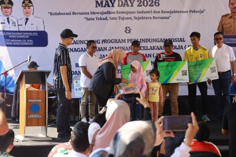 Kuningan Meriah, Wabup Tuti Lepas Jalan Santai dan Launching Program JKK-JKM untuk Pekerja Rentan