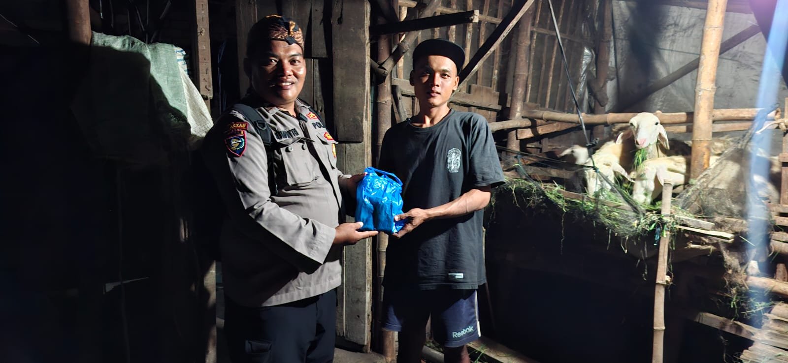 ANTISIPASI PENCURIAN HEWAN TERNAK MENJELANG HARI RAYA IDUL ADHA 1447 H AIPDA NANANG SUMANTRI, S.H. GALAKKAN KEGIATAN PEDDAL KAMTIBMAS 