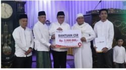 Safari Jumat Pemkot Sungai Penuh, Wako Alfin Soroti Penataan Kota dan Kebersihan dan Salurkan Bantuan CSR 5 Juta Dari Bank Jambi