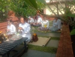 Pura Kertha Bumi Bhayangkara Gelar Ibadah Suci Tilem
