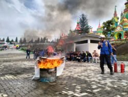 Simulasi Kebakaran di Mikutopia Jadi Edukasi Penting bagi Karyawan dan Wisatawan