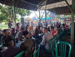 Polisi Polsek Kenduruan Polres Tuban Amankan Kegiatan Langen Tayub Sedekah Bumi di Desa Bendonglateng