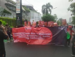 Ribuan Massa Padati Senayan, Gelar Aksi Damai Dukung Ekonomi Kerakyatan dan Tuntut Keadilan Buruh