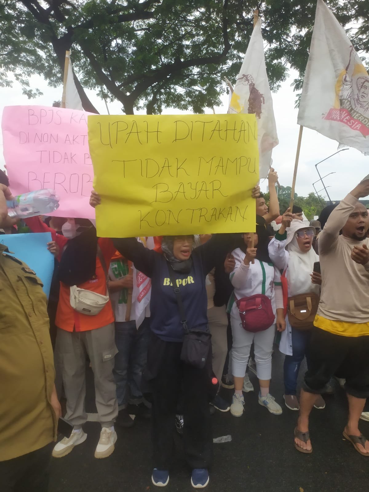 Ribuan Massa Padati Senayan, Suarakan Ekonomi Kerakyatan hingga Tuntut Keadilan untuk Buruh