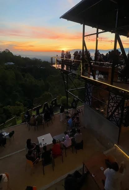 Kenz's Hill Cafe & Resto Destinasi Wisata Kuliner di Batu Flower Garden, Tawarkan Panorama 360 Derajat, Pengunjung bisa Nikmati Sunrise dan Citylight Point