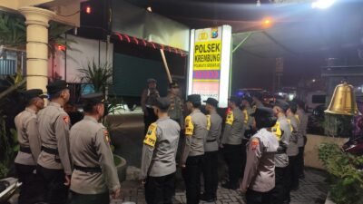 Kapolsek Krembung Pimpin Langsung Apel Pergeseran Pasukan Pengamanan Pilkades 2026