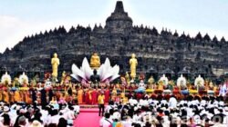 Detik-Detik Waisak 2570 BE di Borobudur Belangsung Khidmat, Bhante Wongsin : Tidak Melakukan Kejahatan, Melakukan Kebajikan dan Mensucikan Hati