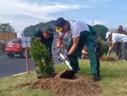 Peringati Hari Lingkungan Hidup Sedunia, Kasat Pol PP Sidoarjo Dukung Gerakan Tanam Sejuta Pohon Pucuk Merah di Juanda