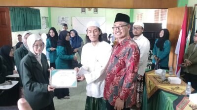 Fakultas Tarbiyah IAI Al Khoziny Buduran Peringati 1 Muharram 1448 H dan HUT ke-33, Berikan Penghargaan Mahasiswa Berprestasi