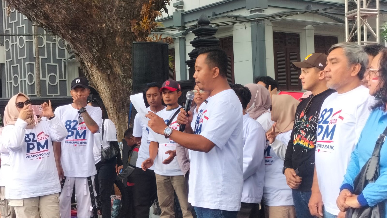 Ribuan Simpatisan Gelar Apel Akbar di DPRD Malang, Moreno Suprapto: Program MBG Organik dan Sangat Dibutuhkan Masyarakat