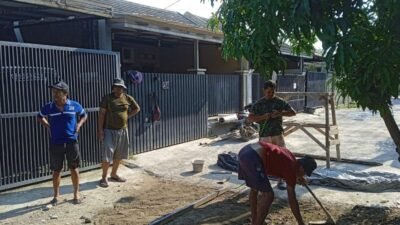 Warga BCA Pamengkang Patungan Perbaiki Jalan Rusak, Pengembang Disorot karena Dinilai Belum Maksimal Tangani Infrastruktur