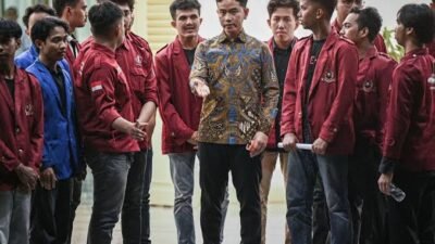 Mahasiswa Temui Wapres Gibran, Sampaikan Tuntutan Evaluasi Kebijakan Pemerintah