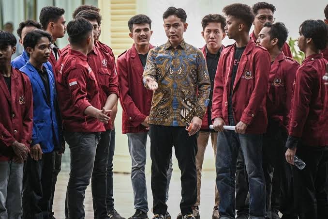 Mahasiswa Temui Wapres Gibran, Sampaikan Tuntutan Evaluasi Kebijakan Pemerintah