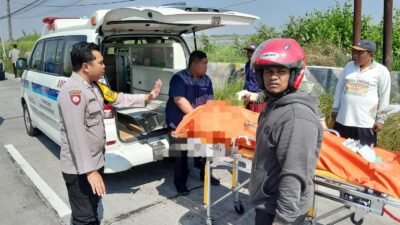 Unit Gakkum Satlantas Polres Lamongan Tangani Kecelakaan Maut di Kalitengah, Pemotor Tewas Saat Hendak Salip Truk Dump