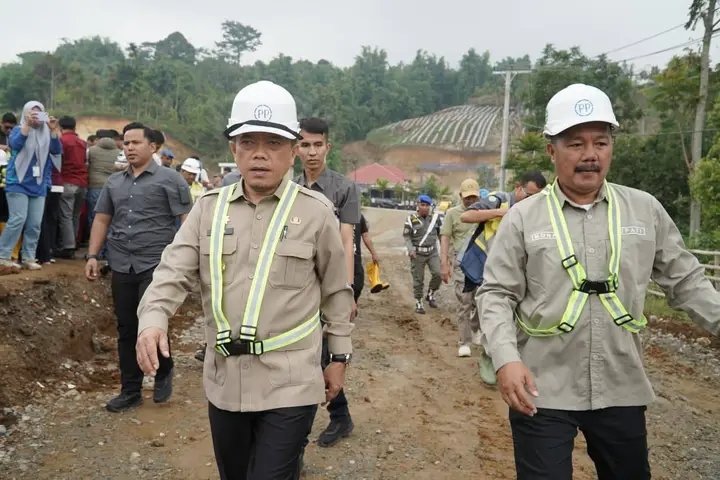 Gubernur Al Haris Letakkan Batu Pertama Pembangunan RSUD Bukit Tengah kerinci