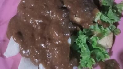 Tahu Tek "Pak Tek" Lamongan Bertahan 12 Tahun, Harga Tetap Rp12 Ribu dengan Telur, Jadi Kuliner Favorit Warga