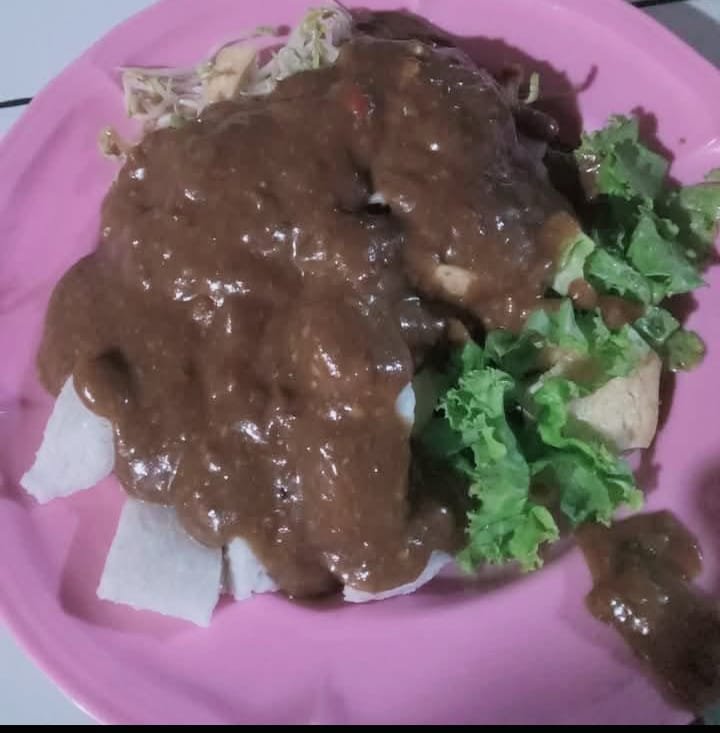 Tahu Tek "Pak Tek" Lamongan Bertahan 12 Tahun, Harga Tetap Rp12 Ribu dengan Telur, Jadi Kuliner Favorit Warga