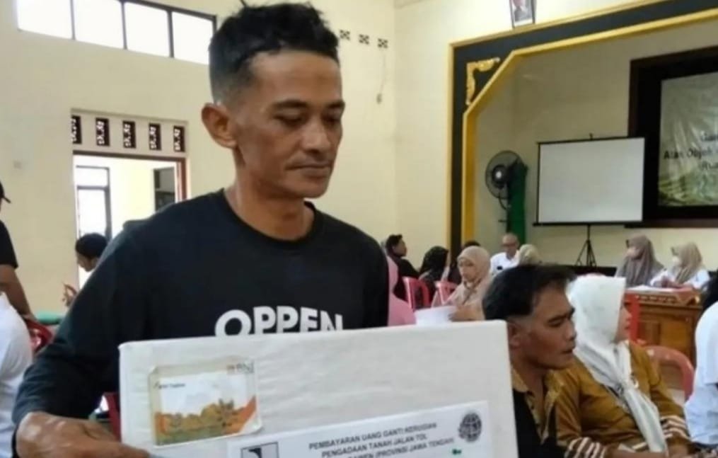 Besaran Nilai Ganti Rugi 4,7 Juta Sawah Terserempet Proyek Jalan Tol Seluas 6 Meter Milik Warga Sidogede