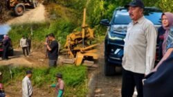 Bupati Monadi Tinjau Jalan Selampaung–Masgo, Ada Temuan yang Jadi Perhatian
