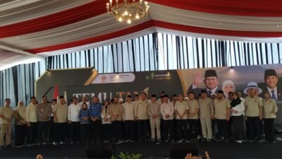 Pelantikan HKTI Jatim Digelar di Tengah Sawah, Wamentan: Petani Harus Sejahtera