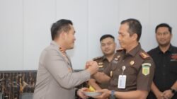 Kapolres LamonganPerkuat Sinergi dengan Kajari Lamongan, Wujudkan Penegakan Hukum yang Efektif