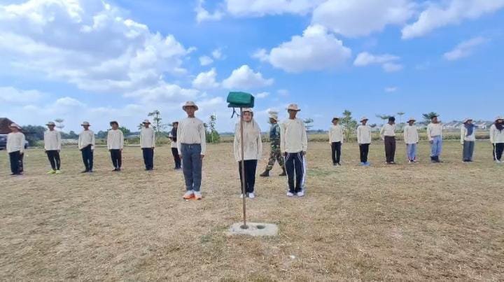 Membuat Penasaran Sambut HUT RI ke-81, Puluhan Pelajar Terbaik Burneh Digembleng Jadi Paskibraka