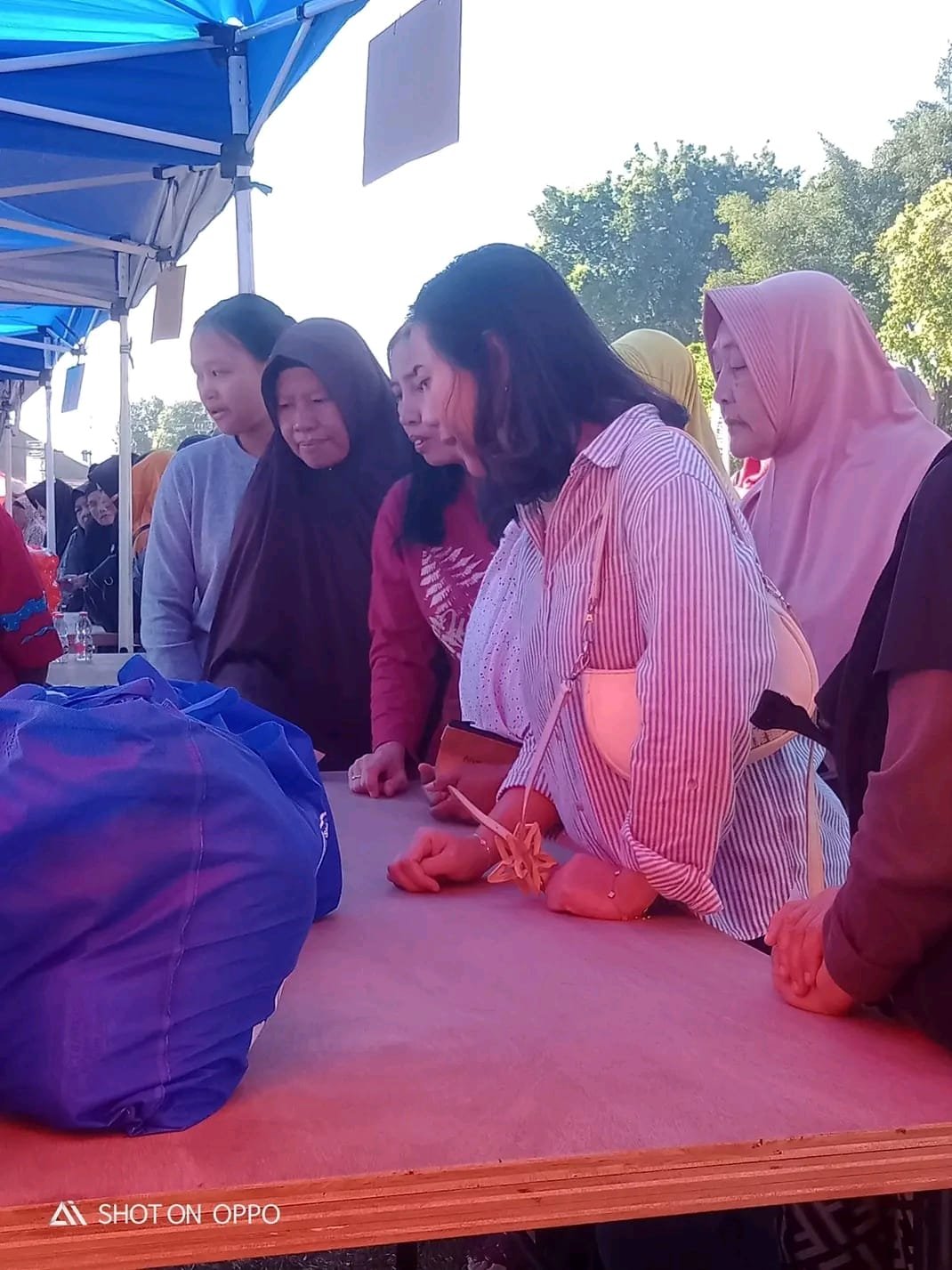PSMTI Kota Magelang Gelar Tebus Murah 2.000 Paket Sembako, Warga Antusias Serbu Alun-Alun