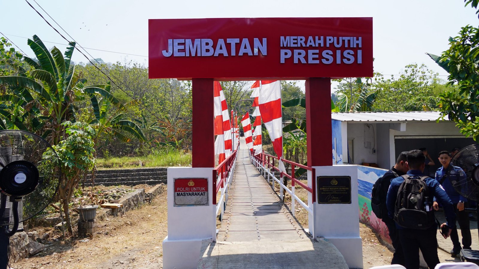 Kisah 6 Tahun Jembatan Terputus Kembali, Kapolda Jateng Resmikan Jembatan Merah Putih