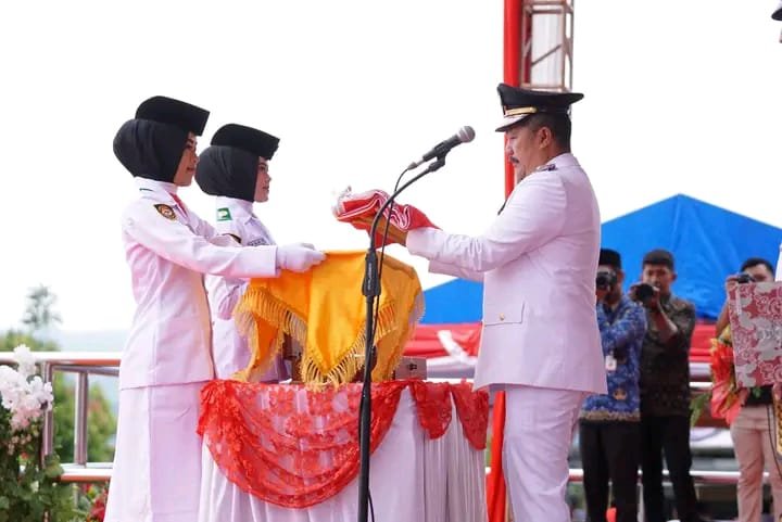 Khidmat! Wali Kota Alfin Pimpin Penjemputan Duplikat Sang Saka Merah Putih
