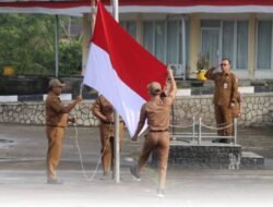 Upacara Penaikan Bendera Pemkab Nias Utara, Sekda Tekankan Percepatan Program dan Disiplin ASN