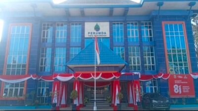 Semarakkan HUT ke-81 RI, Perumda Tirta Kanjuruhan Dukung Gerakan Pembagian Bendera Merah Putih Tahun 2026